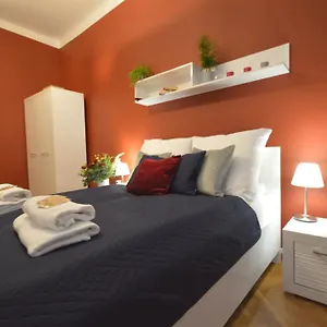 wawel-castle-guest-rooms.krakowhotelspoland.com/