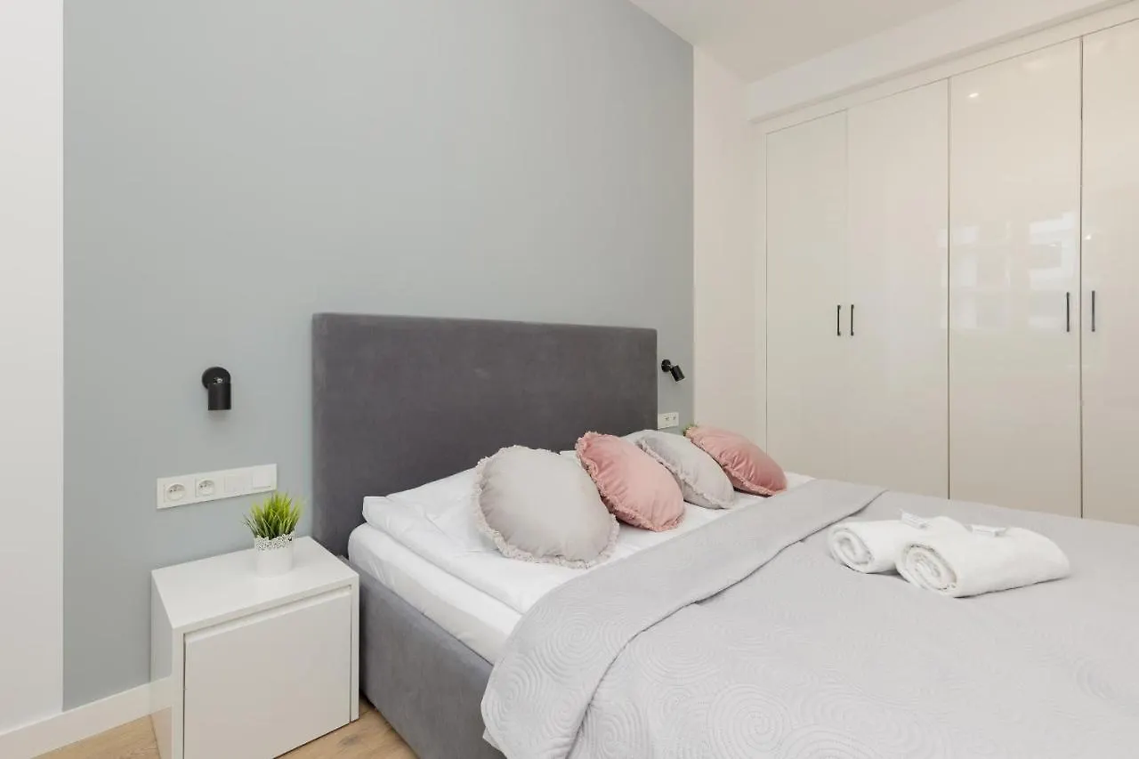 Wola Pet-Friendly Apartments With Ac Slawinska By Noclegi Renters Варшава