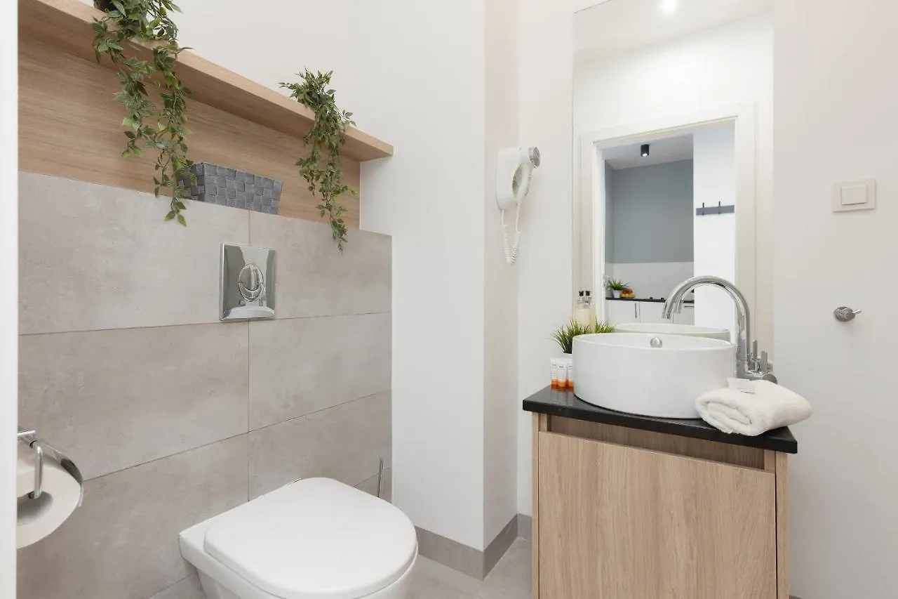 Wola Pet-Friendly Apartments With Ac Slawinska By Noclegi Renters Варшава