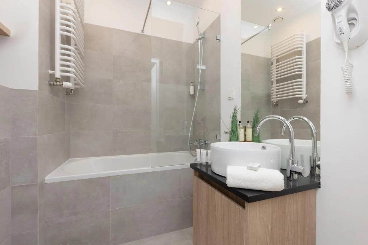 Wola Pet-Friendly Apartments With Ac Slawinska By Noclegi Renters Варшава