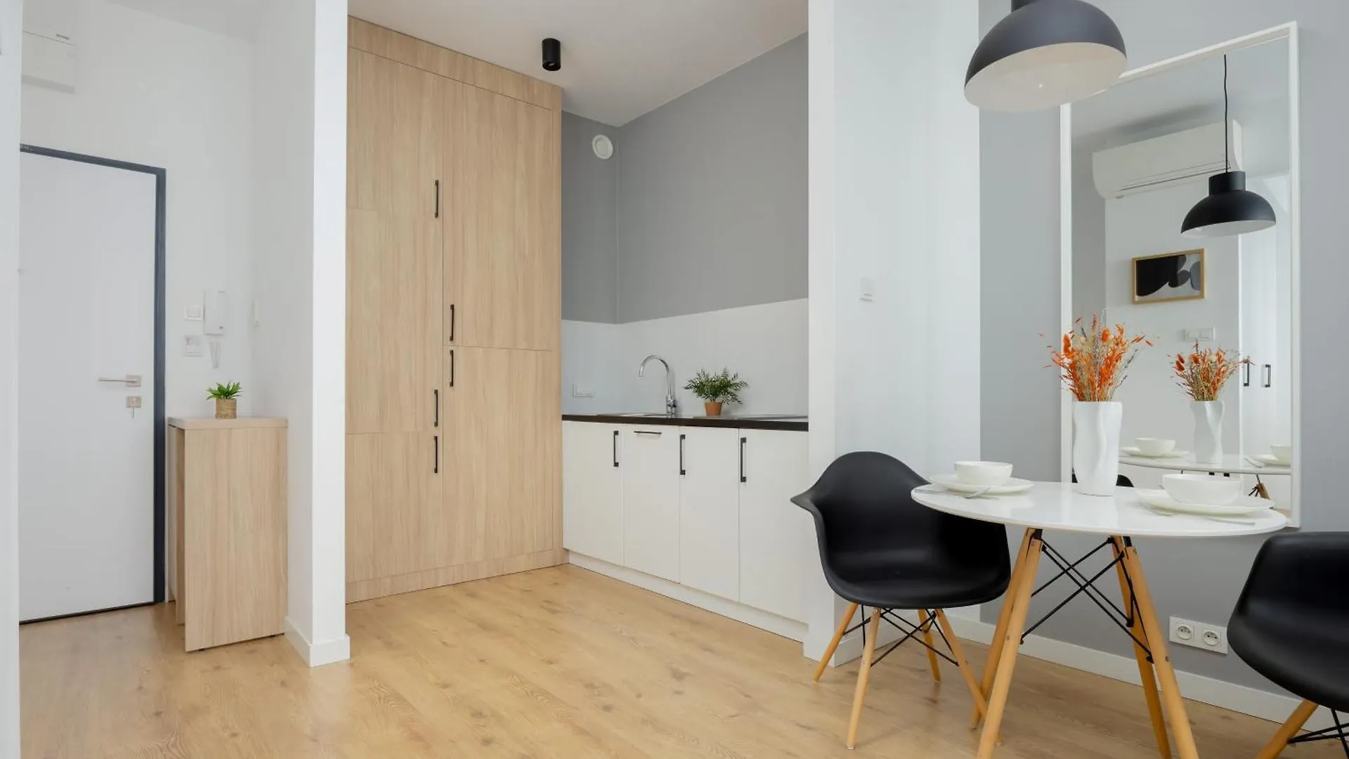 Wola Pet-Friendly Apartments With Ac Slawinska By Noclegi Renters Варшава 0*,  Польша
