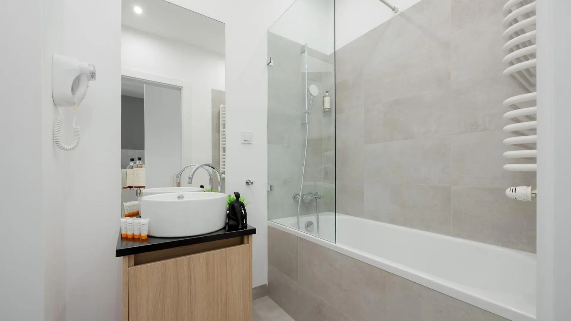 Wola Pet-Friendly Apartments With Ac Slawinska By Noclegi Renters Варшава Польша